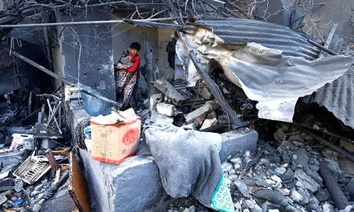 Read more about the article Israeli Airstrikes Intensify in Gaza: 104 Reported Dead