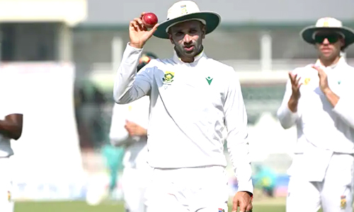 Read more about the article Maharaj 7 Wicket Burst Puts South Africa