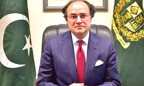 Pakistan Targets Massive Export Growth, says Finance Min