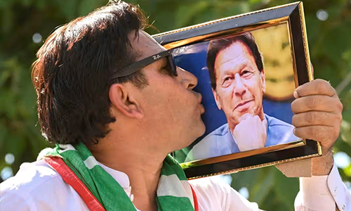 You are currently viewing Pakistan minister drops bold 1 warning of Governor’s Rule in unstable KP