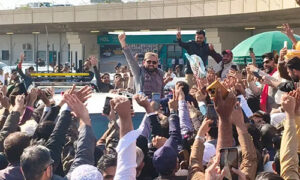 Powerful Welcome Sindh Minister Hails Historic 1 time Arrival of KP CM Afridi in Karachi