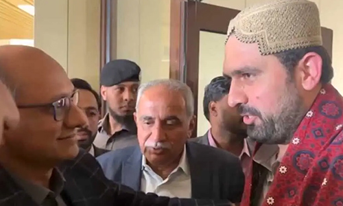 Powerful Welcome Sindh Minister Hails Historic 1 time Arrival of KP CM Afridi in Karachi