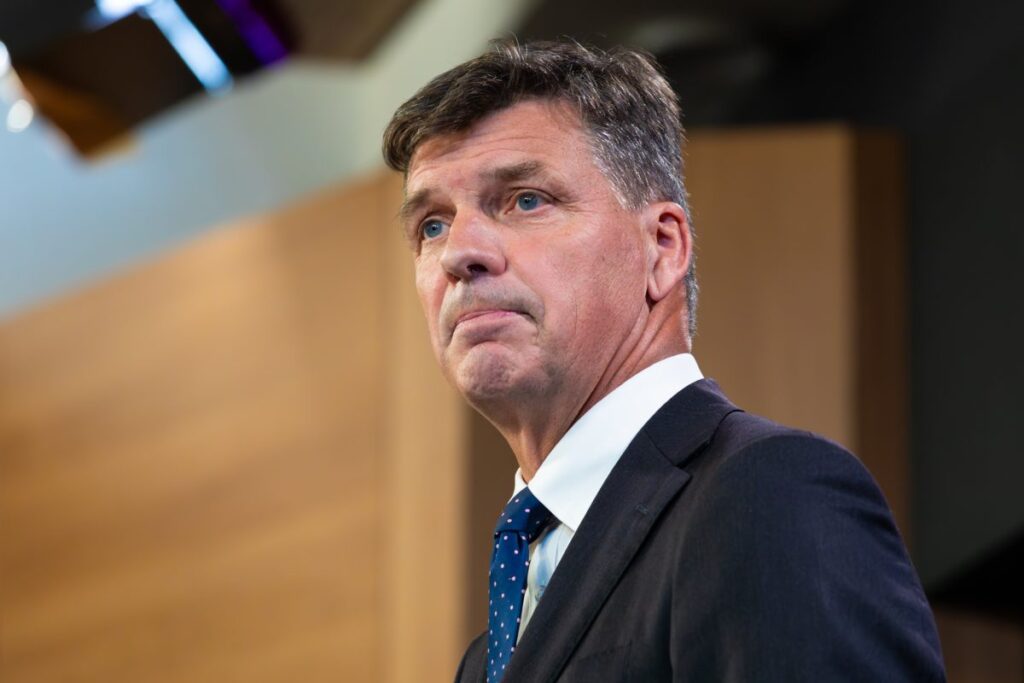 Why Powerful Voices Praise Angus Bold Comments on Leadership New Move 2026