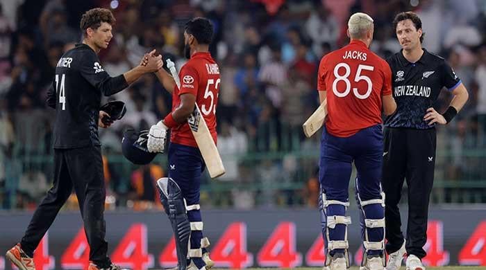 You are currently viewing England vs New Zealand 1 dramatic win keeps Pakistan T20 hopes alive now