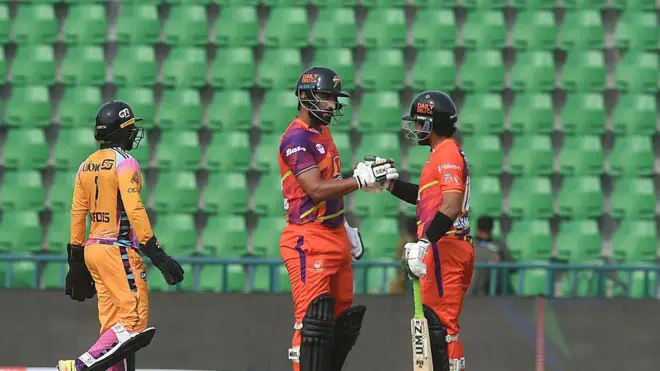 پی ایس ایل ڈراپ 6 خطرناک وجوہات، خالی سٹیڈیم پر شائقین غائب کیوں؟