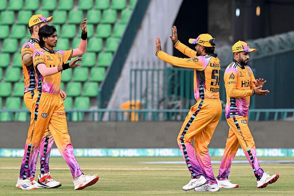 You are currently viewing پی ایس ایل ڈراپ 6 خطرناک وجوہات، خالی سٹیڈیم پر شائقین غائب کیوں؟