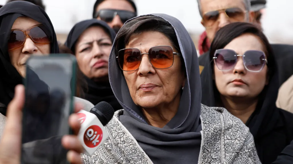 You are currently viewing Bold Sister of Ex-PM Imran Khan Defies Shock 30-Day Arrest in Pakistan