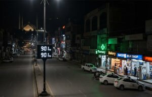 Govt enforces 9pm market shutdown to curb grave economic crisis