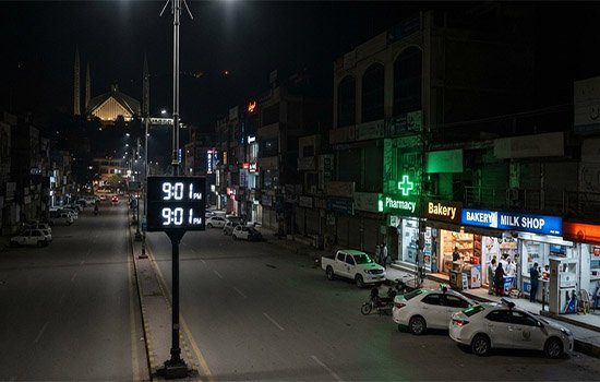 Govt enforces 9pm market shutdown to curb grave economic crisis